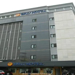 Hotel Bali Tourist
